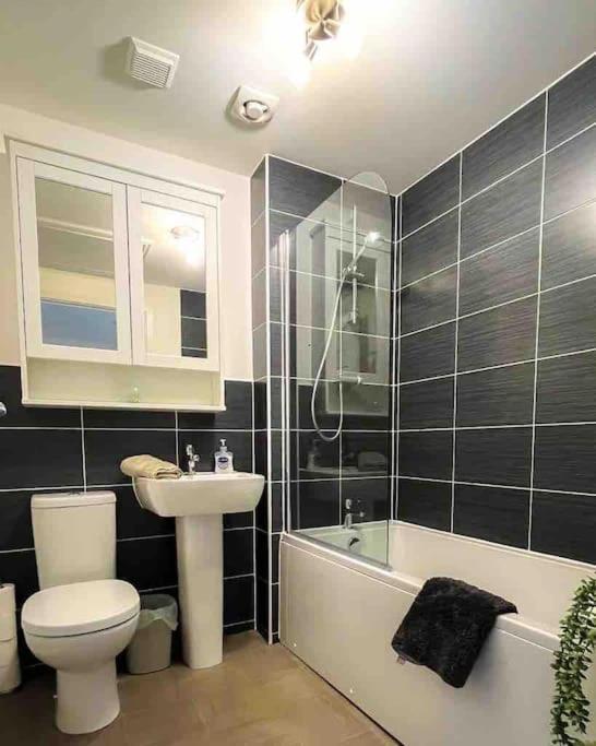 Loch Leven Getaway - 2 Bed House Кинросс